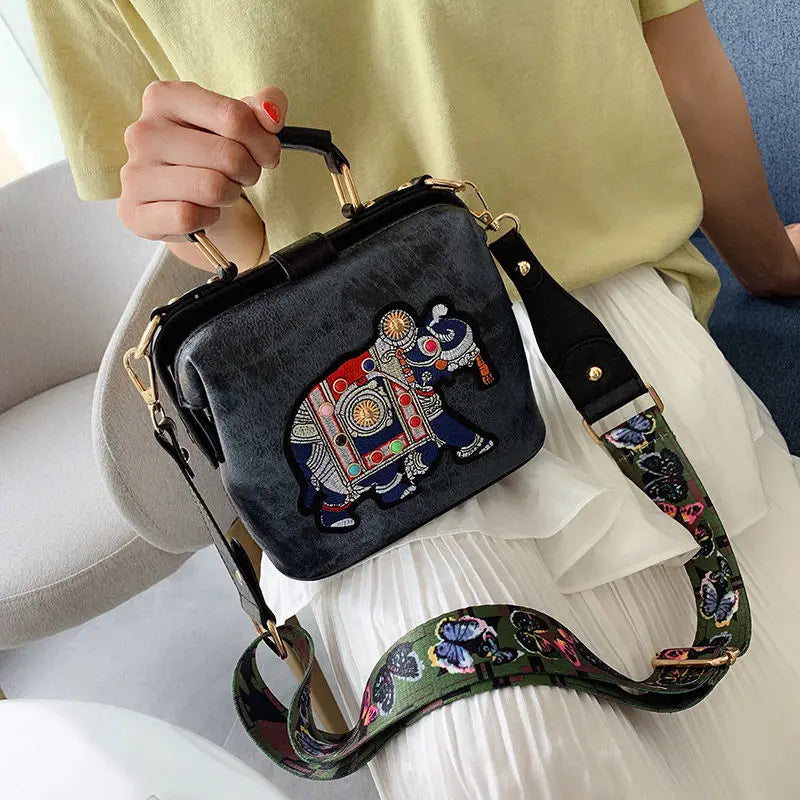 Designer Luxury Handbags Crossbody Bags Elephant Embroidered Bags for Women Leather Handbag Messenger Bag Purses Satchels Loja da Dryka Black 18X15X10cm
