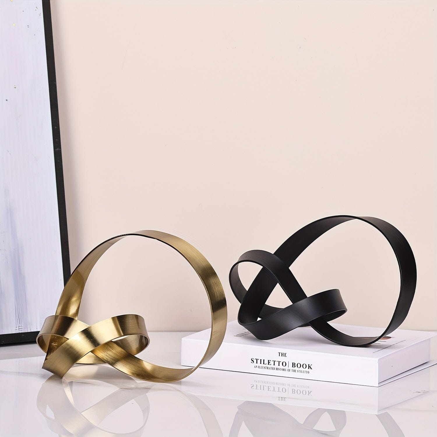 Escultura Moderna Abstrata em Metal -Nó Infinity Loja da Dryka