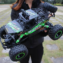 Picape Monster Off-Road com Controle Remoto Loja da Dryka 37cm Green 